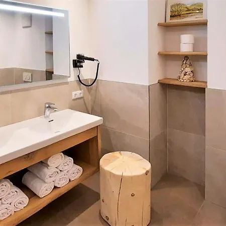 Vomlandl Lofts & *